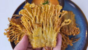 Frittierte Enoki Pilze