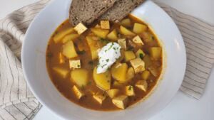 Veganes Kartoffelgulasch